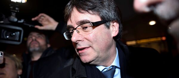 Carles Puigdemont, el líder independentista y el expresidente del Gobierno de Cataluña - Sputnik Mundo