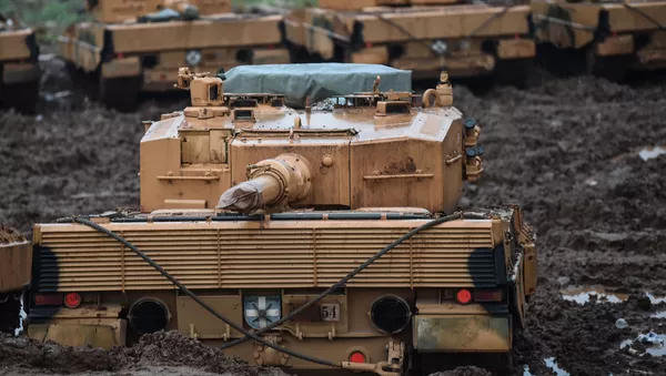 Tanques turcos cerca de la frontera con Siria durante la operación Rama de Olivo - Sputnik Mundo