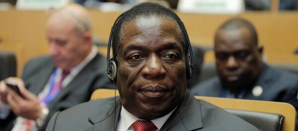 Emmerson Mnangagwa, presidente de Zimbabue - Sputnik Mundo
