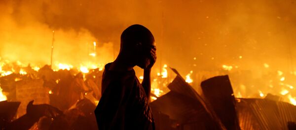 Un incendio deja sin hogar a 6.000 en un suburbio de Nairobi - Sputnik Mundo