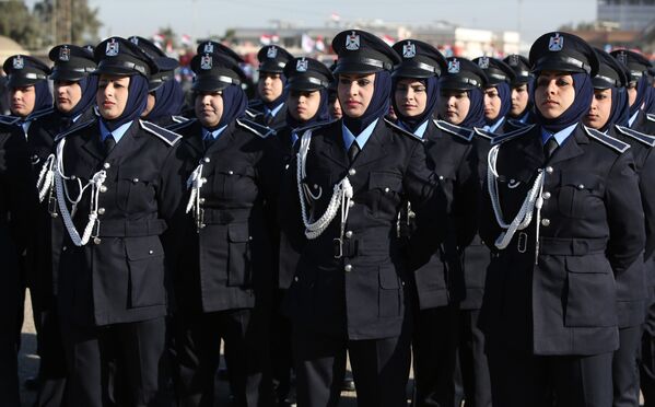 Damas de acero: mujeres policía de todo el mundo - Sputnik Mundo