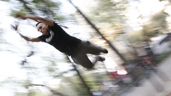 Parkour en las calles de México - Sputnik Mundo