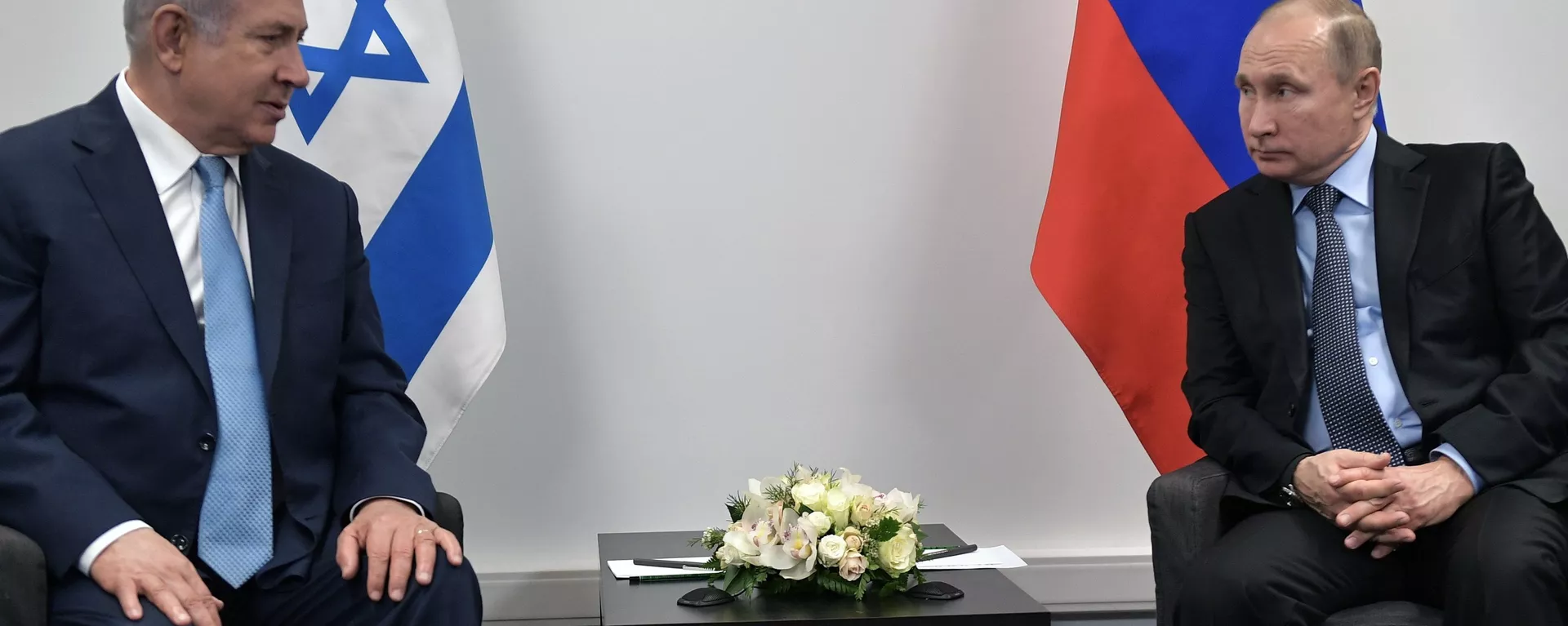 Vladímir Putin y Benjamin Netanyahu se reúnen en el Museo Judío y el Centro de Tolerancia Vladímir Putin y Benjamin Netanyahu se reúnen en el Museo Judío y el Centro de Tolerancia - Sputnik Mundo, 1920, 16.10.2023