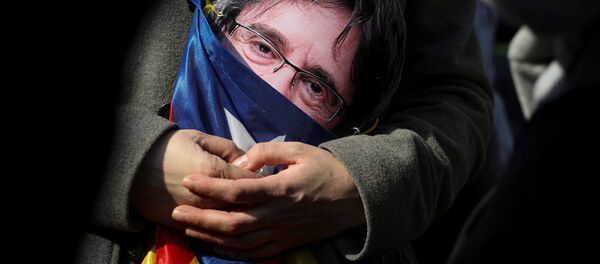 Manifestación para exigir la investidura del líder soberanista catalán, Carles Puigdemont - Sputnik Mundo