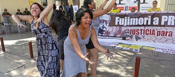 Una marcha en Perú contra el indulto al expresidente Fujimori (archivo) - Sputnik Mundo