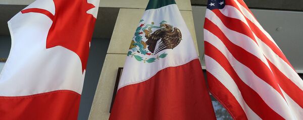 Las banderas de Canadá, México y EEUU Las banderas de Canadá, México y EEUU - Sputnik Mundo