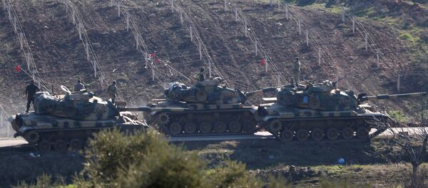 Tanques turcos en el norte de Siria Tanques turcos en el norte de Siria - Sputnik Mundo