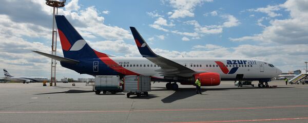 Un avión de la compañía aérea Azur Air - Sputnik Mundo