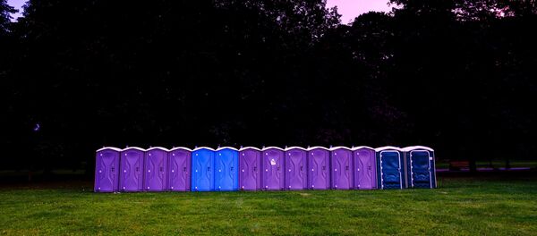 Los baños portátiles (imagen referencial) - Sputnik Mundo