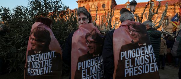 Manifestación para exigir la investidura del líder soberanista catalán, Carles Puigdemont - Sputnik Mundo