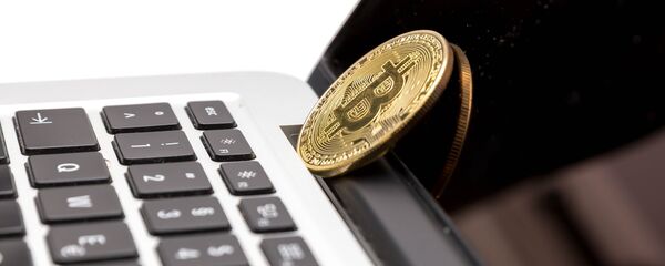 Bitcoin (imagen referencial) - Sputnik Mundo