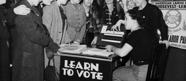 Mujeres se enseñan a votar en EEUU en 1935 - Sputnik Mundo