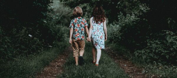 Niños en un parque - Sputnik Mundo