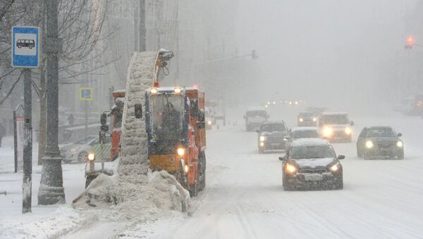 Una nevada en Moscú, Rusia - Sputnik Mundo