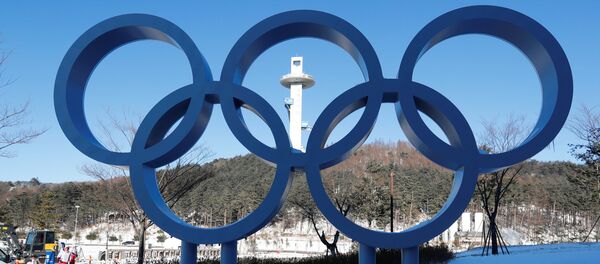Anillos olímpicos en Pyeongchang, Corea del Sur Anillos olímpicos en Pyeongchang, Corea del Sur - Sputnik Mundo