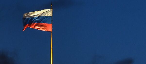 La bandera de Rusia en el Kremlin de Moscú - Sputnik Mundo