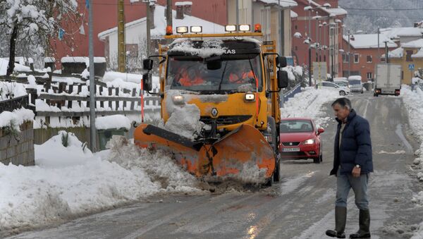 Una carretera en España - Sputnik Mundo