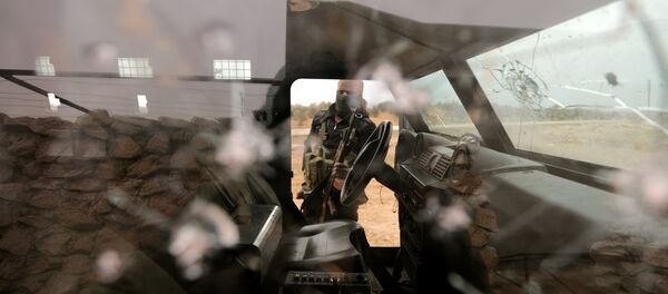 Un miliciano del Ejército Libre Sirio, apoyado por Turquía - Sputnik Mundo