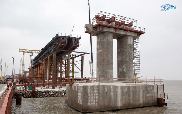 La construcción del puente de Crimea - Sputnik Mundo