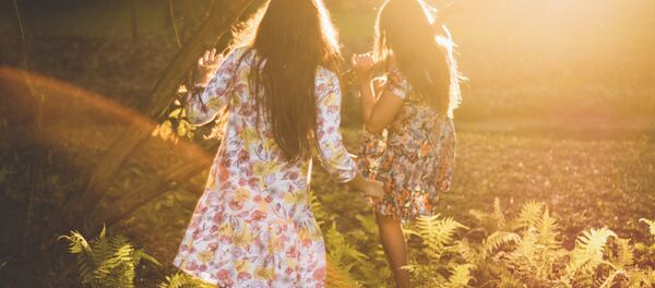 Chicas (imagen referencial) - Sputnik Mundo