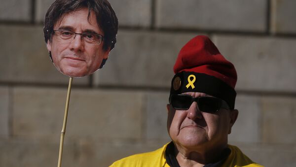 Manifestación para exigir la investidura del líder soberanista catalán, Carles Puigdemont - Sputnik Mundo