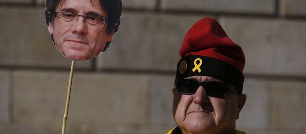 Manifestación para exigir la investidura del líder soberanista catalán, Carles Puigdemont - Sputnik Mundo