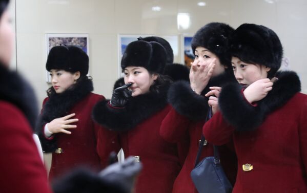 El desembarco de auténticas bellezas norcoreanas en los JJOO de invierno de Pyeongchang - Sputnik Mundo