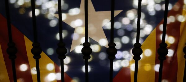 Estelada, bandera separatista de Cataluña Estelada, bandera separatista de Cataluña - Sputnik Mundo