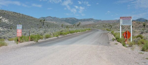Carretera hacia el Área 51 en EEUU (imagen referencial) Carretera hacia el Área 51 en EEUU (imagen referencial) - Sputnik Mundo