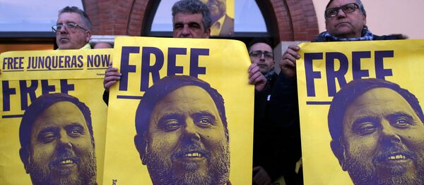 Una manifestación en Barcelona por la libertad de Oriol Junqueras - Sputnik Mundo