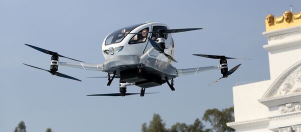 Un dron de pasajeros Ehang 184 Un dron de pasajeros Ehang 184 - Sputnik Mundo