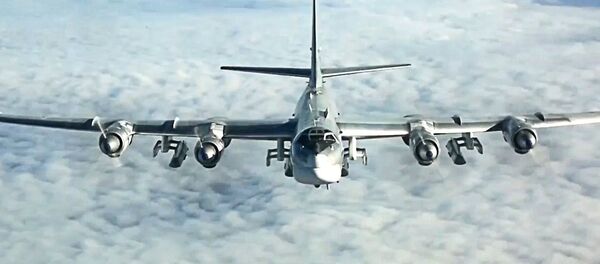 Un bombardero estratégico ruso Tu-95 durante una misión sobre Siria, en 2017 Un bombardero estratégico ruso Tu-95 durante una misión sobre Siria, en 2017 - Sputnik Mundo