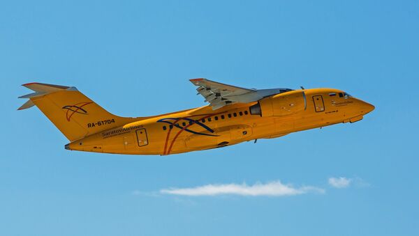 Un An-148 de Saratov Airlines (archivo) - Sputnik Mundo