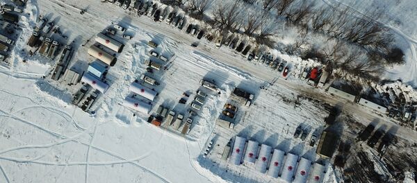 Rescatistas en el lugar del siniestro del avión de pasajeros An-148 - Sputnik Mundo