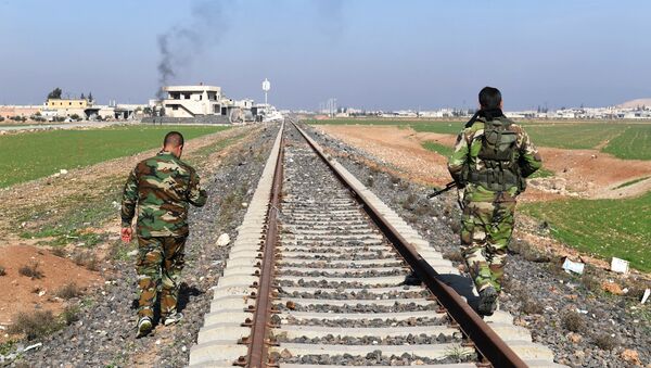 Los militares del Ejército en el ferrocarril en Siria (imagen referencial) Los militares del Ejército en el ferrocarril en Siria (imagen referencial) - Sputnik Mundo