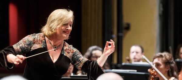 Ligia Amadio, directora de la Orquesta Filarmónica de Montevideo. - Sputnik Mundo