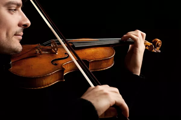 Luis Felipe Cohelo, violinista brasileño. Luis Felipe Cohelo, violinista brasileño. - Sputnik Mundo