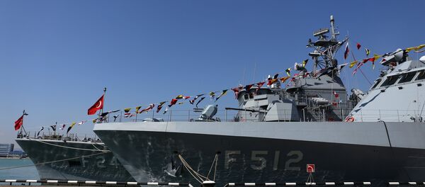 Un buque de guerra de Turquía - Sputnik Mundo