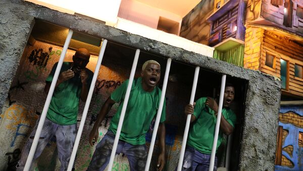 La escuela de samba Beija Flor durante el carnaval en Río de Janeiro, Brasil - Sputnik Mundo