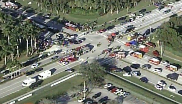 Masacre en San Valentín: un exalumno mata a 17 personas en una escuela de EEUU - Sputnik Mundo