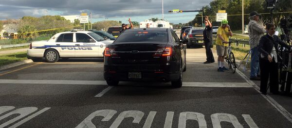 Policía en el lugar del ataque a una escuela secundaria del estado de Florida, EEUU - Sputnik Mundo