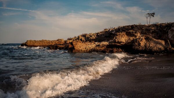 La costa de Chipre, en el mar Mediterráneo - Sputnik Mundo