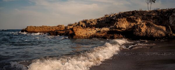 La costa de Chipre, en el mar Mediterráneo - Sputnik Mundo