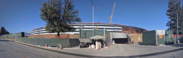 Apple Park, la sede de Apple, durante su construcción en 2016 - Sputnik Mundo