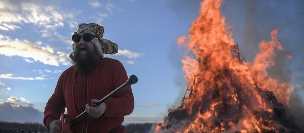 Las celebraciones de la Máslenitsa en el parque de artes Nikola Lenivets, foto de archivo - Sputnik Mundo