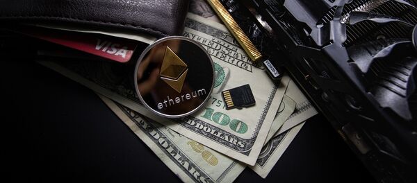 Moneda de ethereum (imagen referencial) - Sputnik Mundo