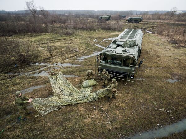 Misiles contra los enemigos: los ejercicios del sistema Iskander-M - Sputnik Mundo