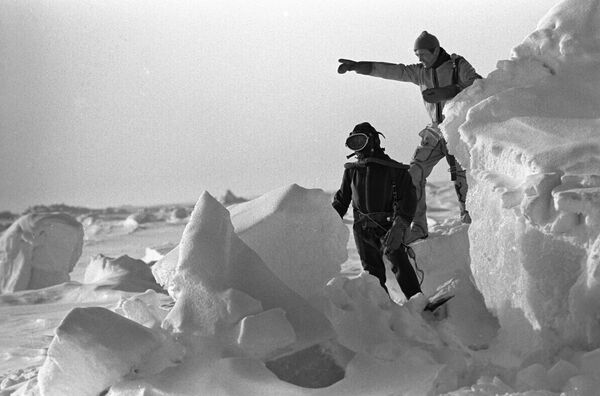 Un viaje por todas las estaciones polares de Rusia Un viaje por todas las estaciones polares de Rusia - Sputnik Mundo