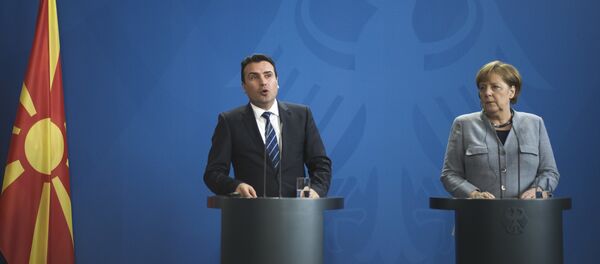 El primer ministro de la república, Zoran Zaev y la canciller alemana, Angela Merkel - Sputnik Mundo
