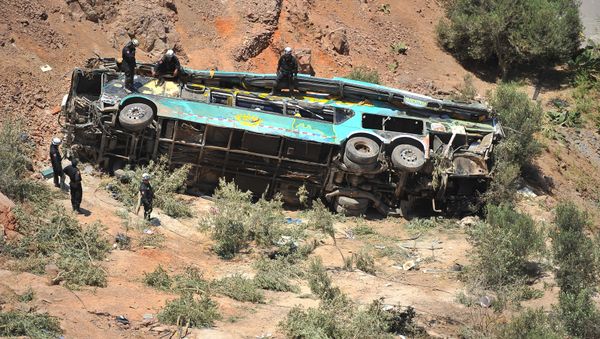 Vuelco del autobús en Perú Vuelco del autobús en Perú - Sputnik Mundo